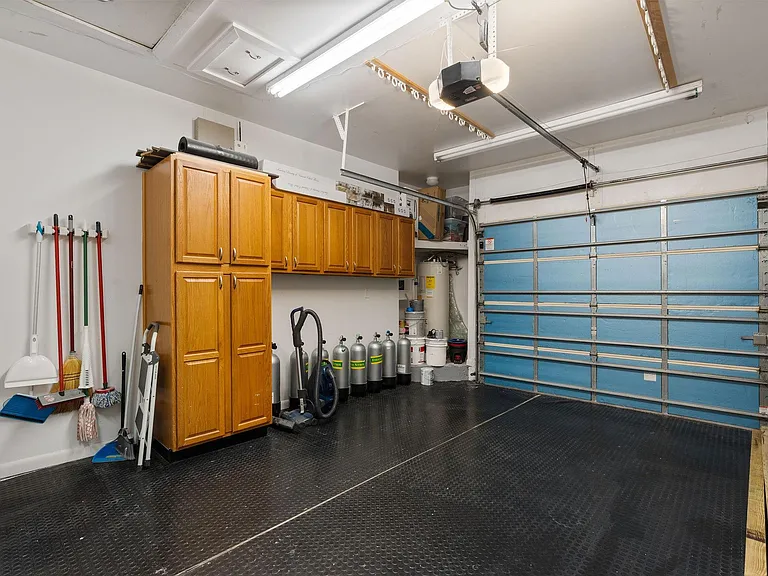 16 Portside Dr #16C — Photo 47