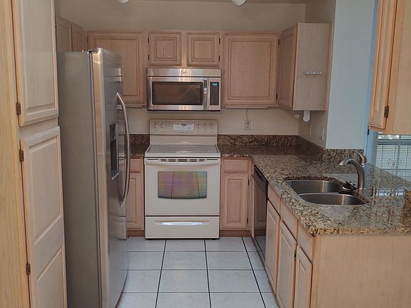 3rd image of 11021 Lagrange Park Dr NE