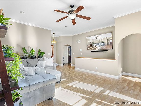 5th image of 527 Lakeview Dr