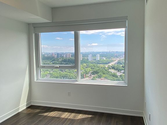 4th image of 609 Sherbourne St #3209
