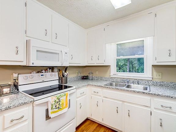 4th image of 3334 Alexis Ct