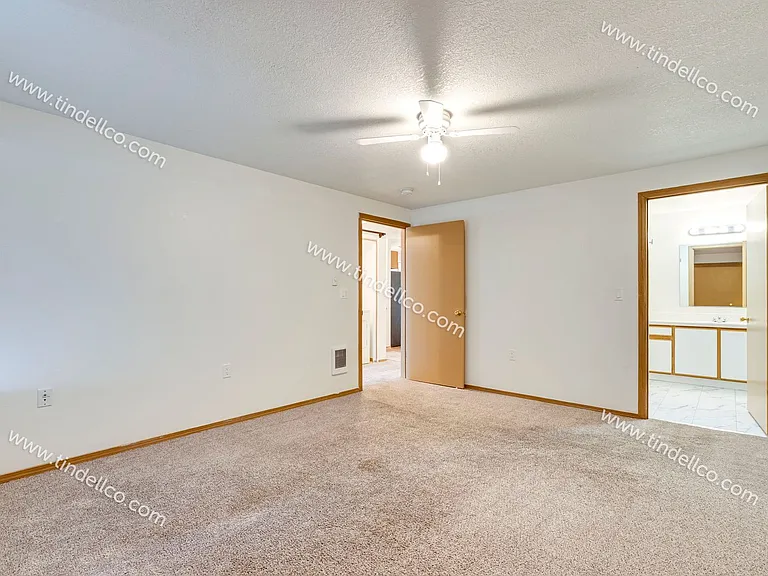 13738 NE Glisan St #3 — Photo 31