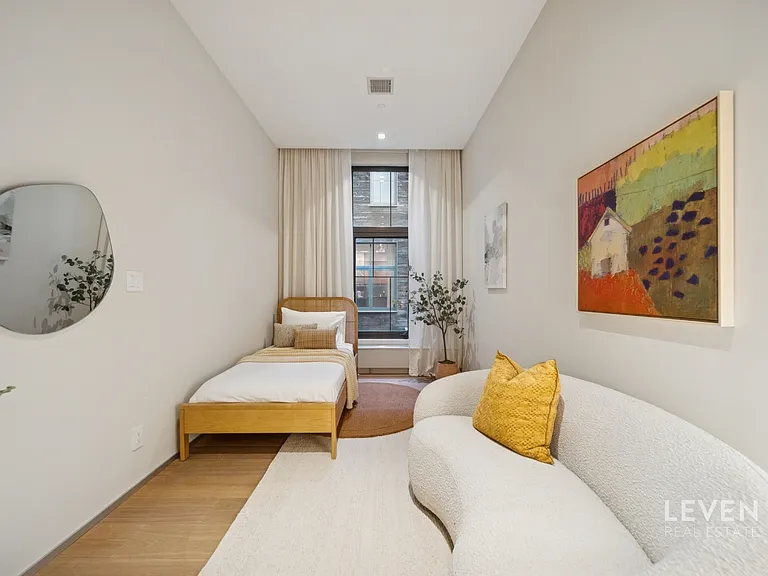 55 Warren St #4 — Photo 31