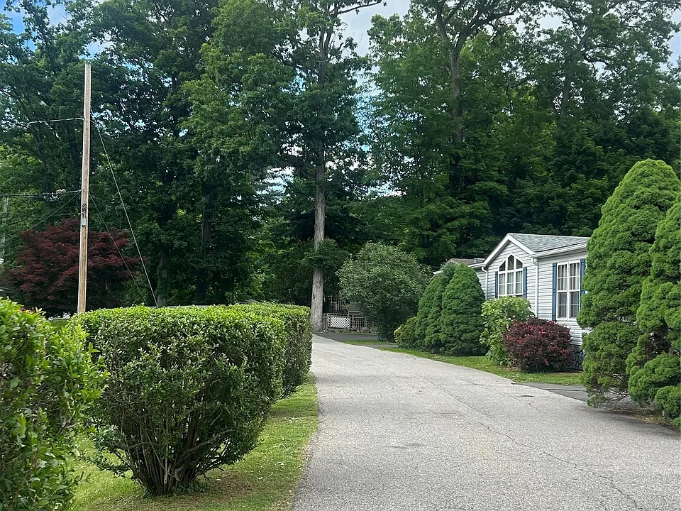 39 Cedar Flats Rd