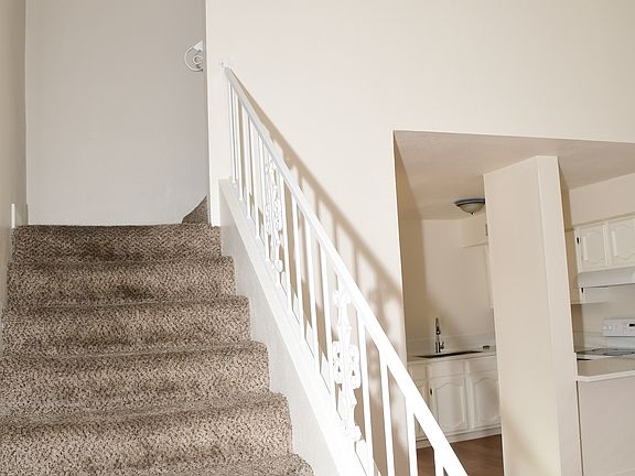 4th image of 5168 Greene Ln APT A