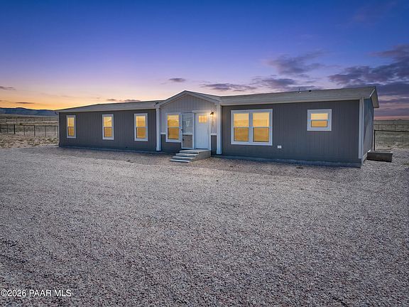 4th image of 26927 N Chicory Way