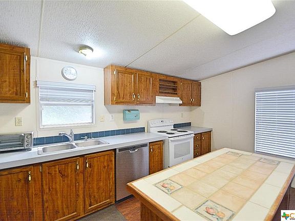 3rd image of 586 Northgate Cir