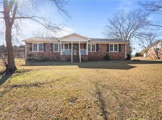 102 Charlton Cir, Easley, SC 29642