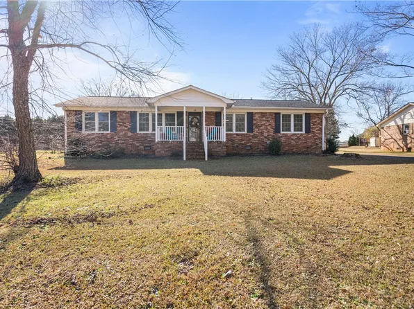 102 Charlton Cir, Easley, SC 29642