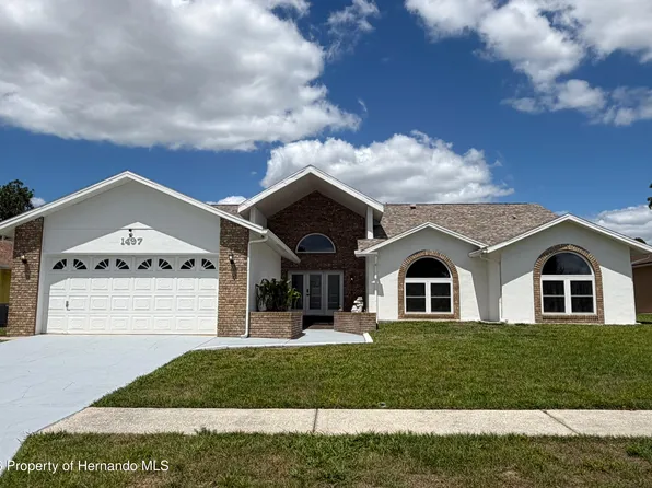 1497 Overland Dr, Spring Hill, FL 34608
