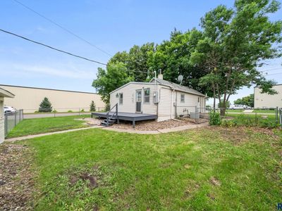 2704 W 2nd St, Sioux Falls, SD, 57104