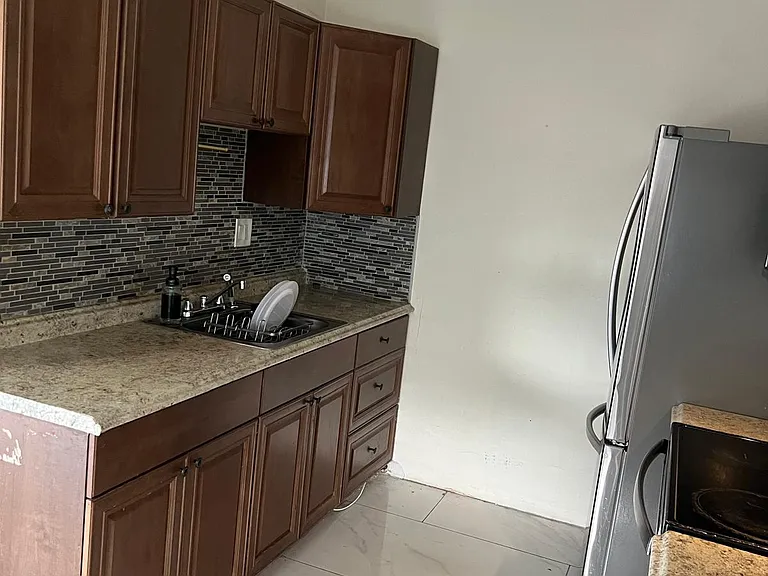 7956 Pembroke Rd — Photo 3