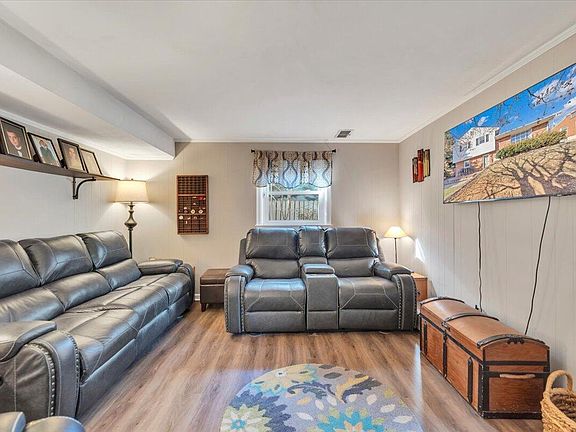 4th image of 1511 W Carrollton Ave