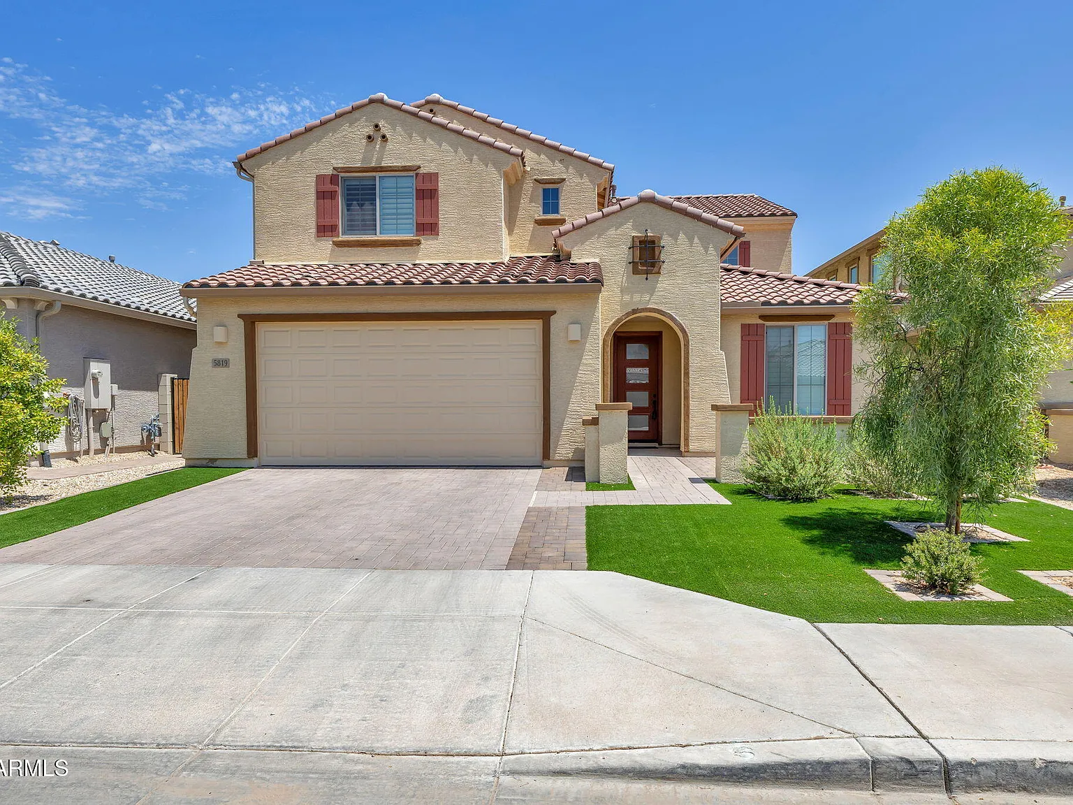 5 bed, 3.5 bath, 2823 sqft, $3,000 — Photo 2