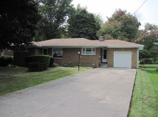 132 Lowry Rd, Erie, PA 16511