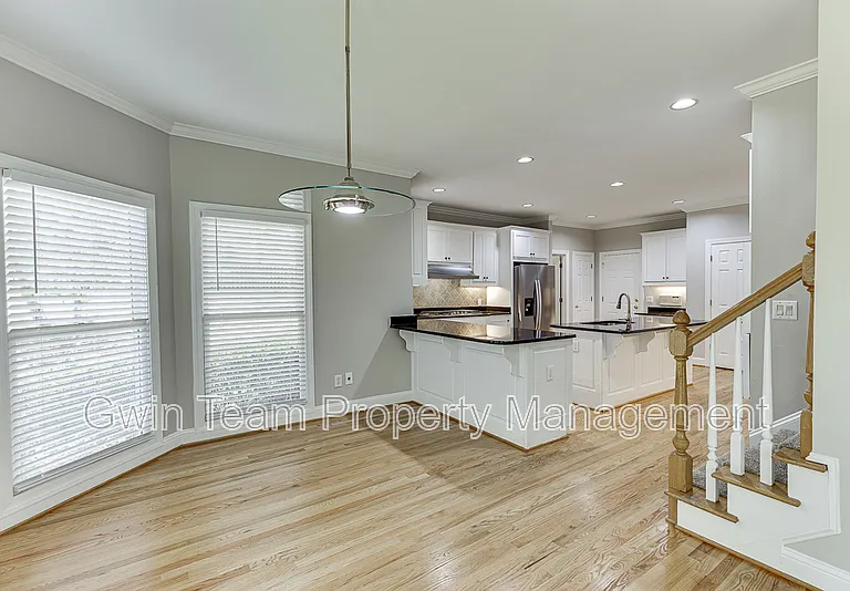 9345 Riverclub Pkwy — Photo 13