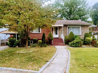 12 Maple Pl, Yonkers, NY 10704