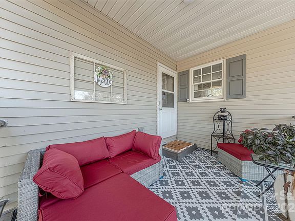 3rd image of 123 Lackey St