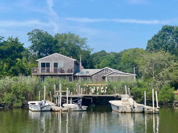 47 Edwards Ave, South Kingstown, RI 02879