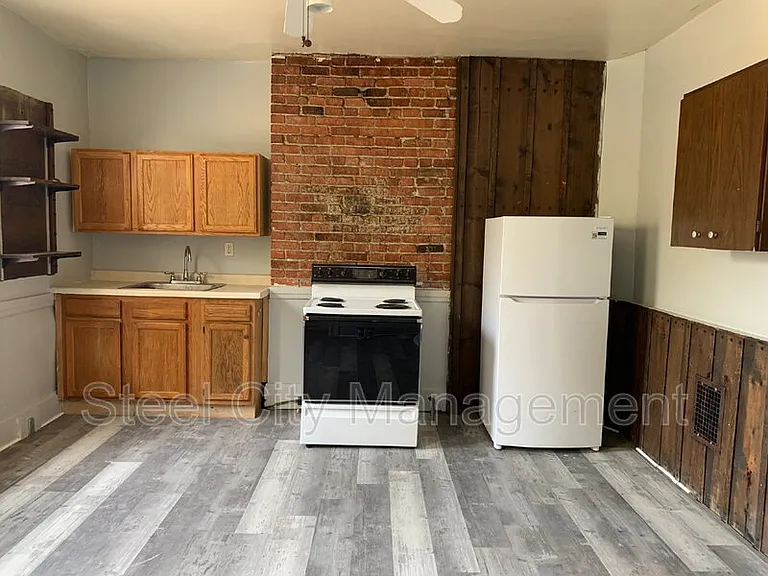 810 Wood St #5 — Photo 6