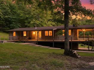 555 Lake Ln, New Tazewell, TN 37825