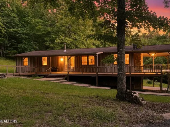 555 Lake Ln, New Tazewell, TN 37825