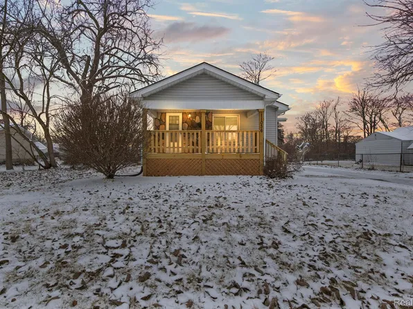 11036 Wahrman St, Romulus, MI 48174