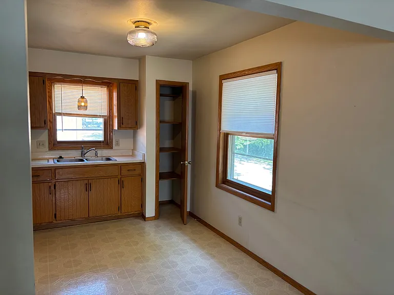 4331 W Tripoli Ave #B — Photo 2