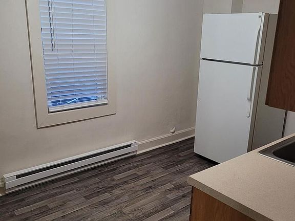 5th image of 517 Salem Ave APT B