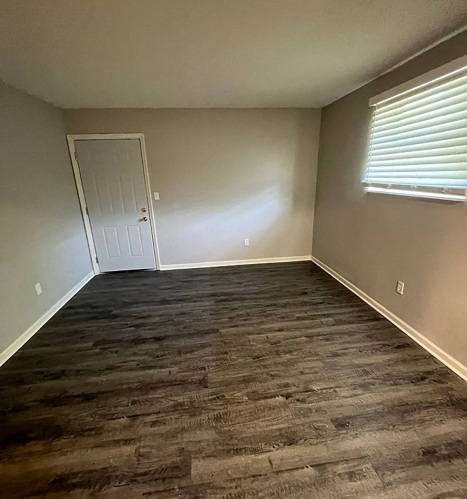 1st image of 8523 Parallel Pkwy #1