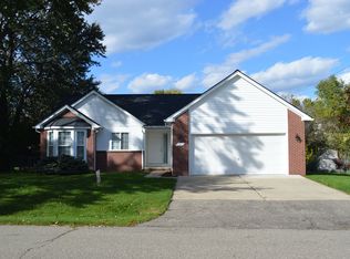 101 Algansee Dr, Troy, MI