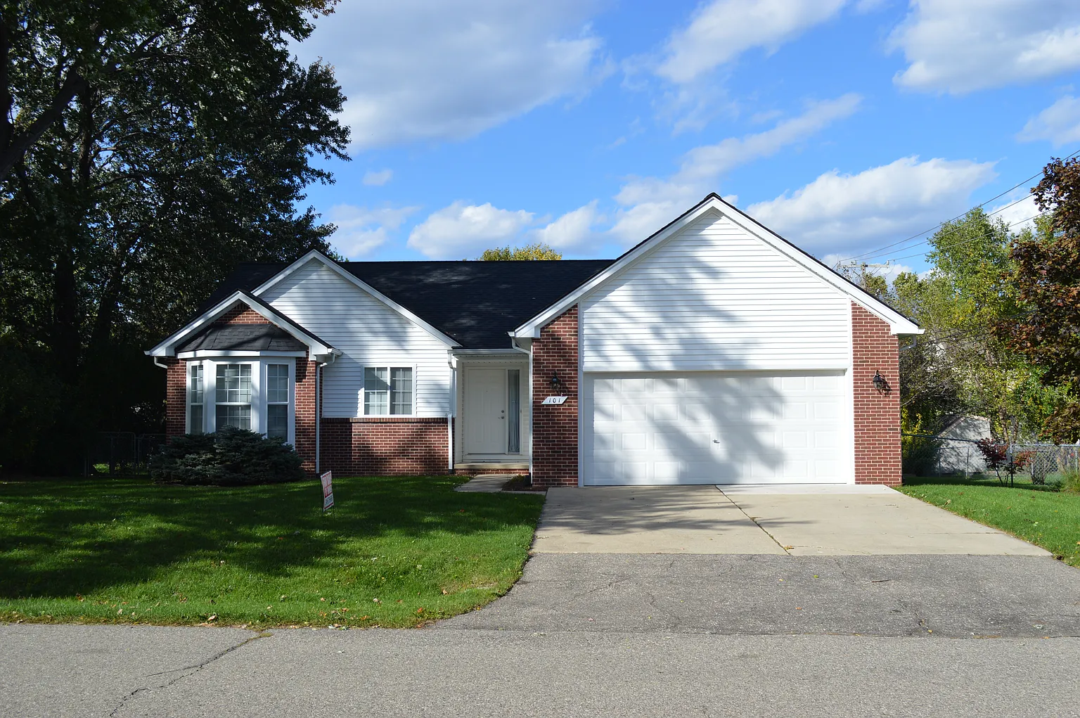 101 Algansee Dr photo 1