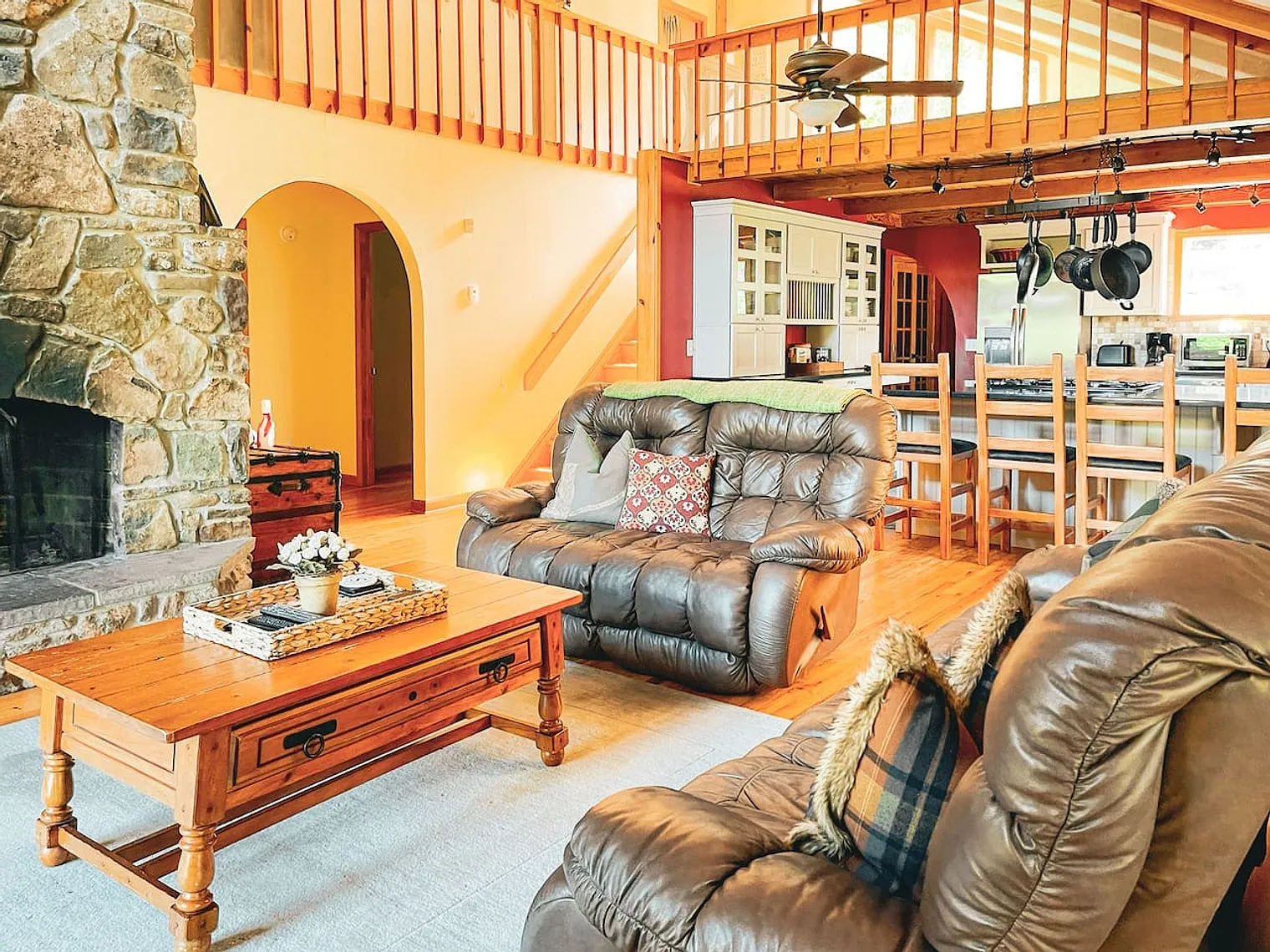 6 bed, 3.0 bath, $11,475 — Photo 3