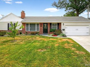 946 Rochdale Dr, Saint Louis, MO 63122