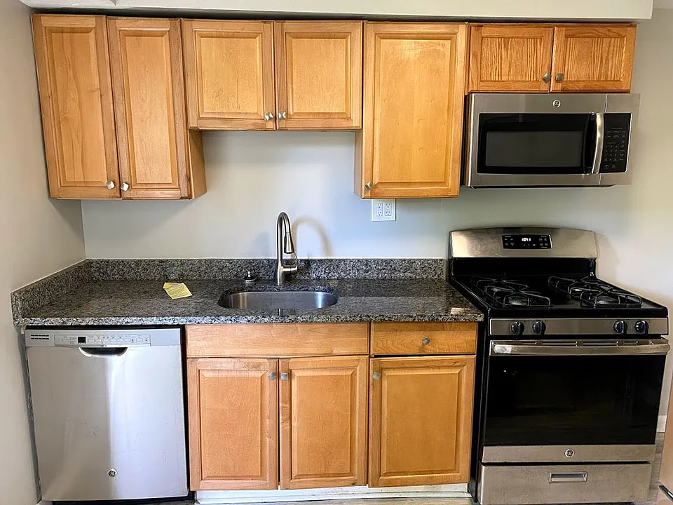2340 1/2 Buena Vista St