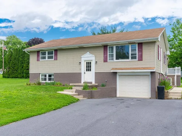 406 Nakis Dr, Duncansville, PA 16635