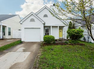872 Liberty Village Dr, Florissant, MO 63031