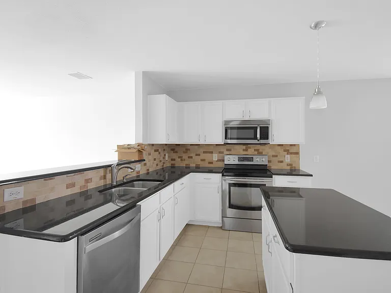 2905 Frontier Ln — Photo 6