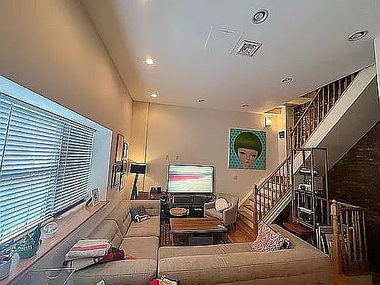 1st image of 170 Hoyt St #2