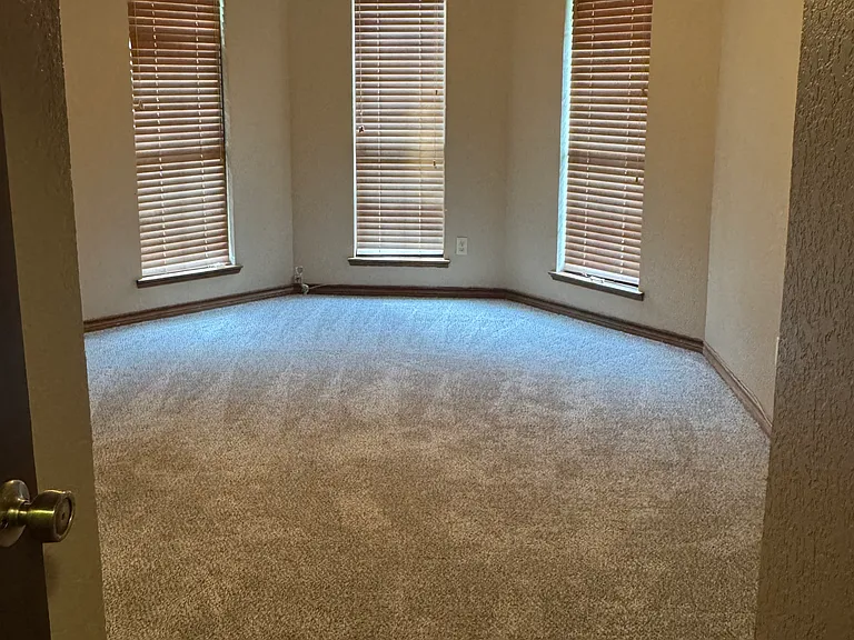 301 S Walnut St — Photo 15