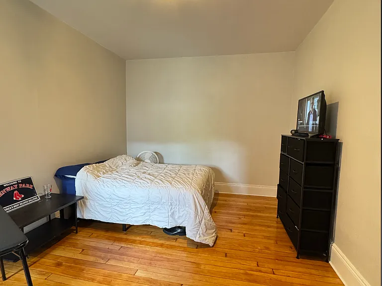 104 Strathmore Rd #2 — Photo 19