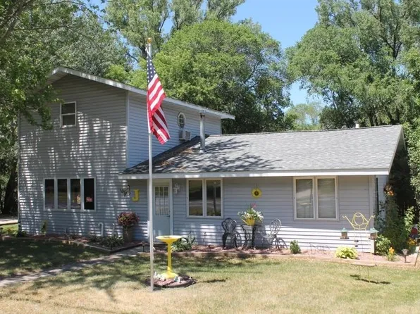 105 E Park St, Montello, WI 53949