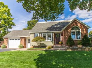 6 Circle Dr, South Glens Falls, NY 12803