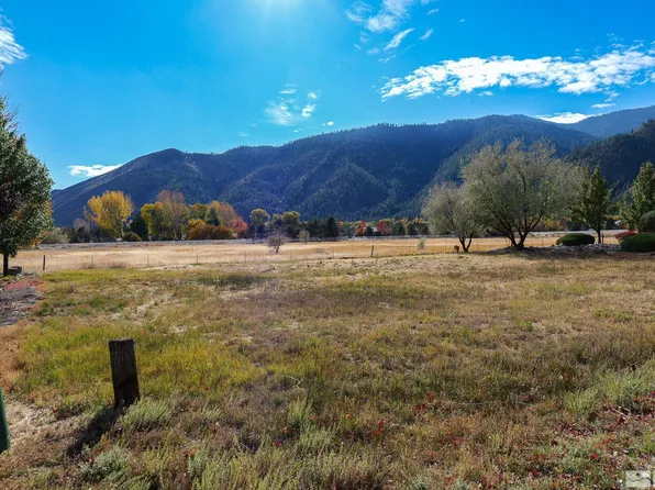 275 Genoa Highlands Cir, Genoa, NV 89411