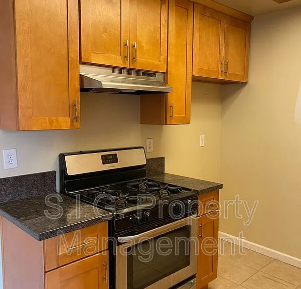 1441 Edison Blvd #C — Photo 7