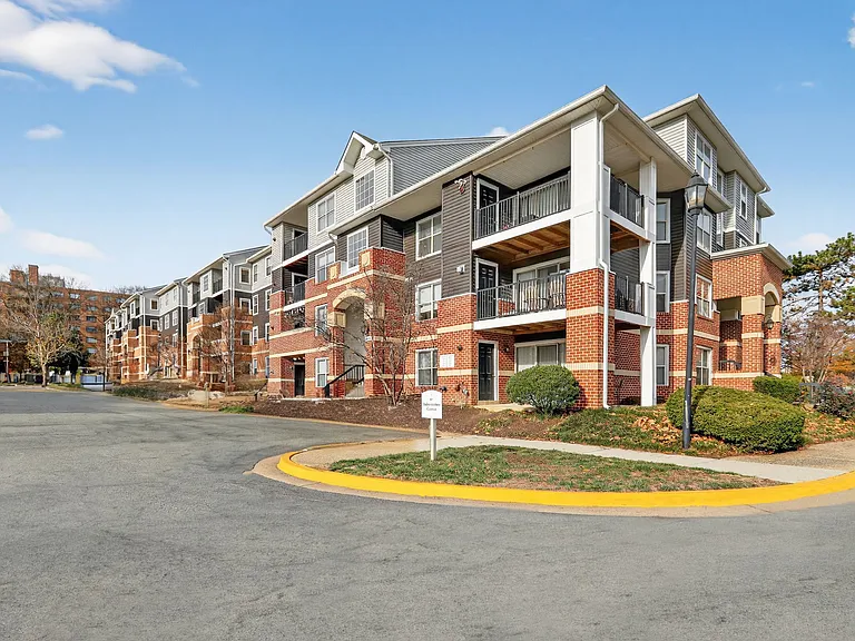 Eagle Rock Apartments at Columbia Pike — Photo 20