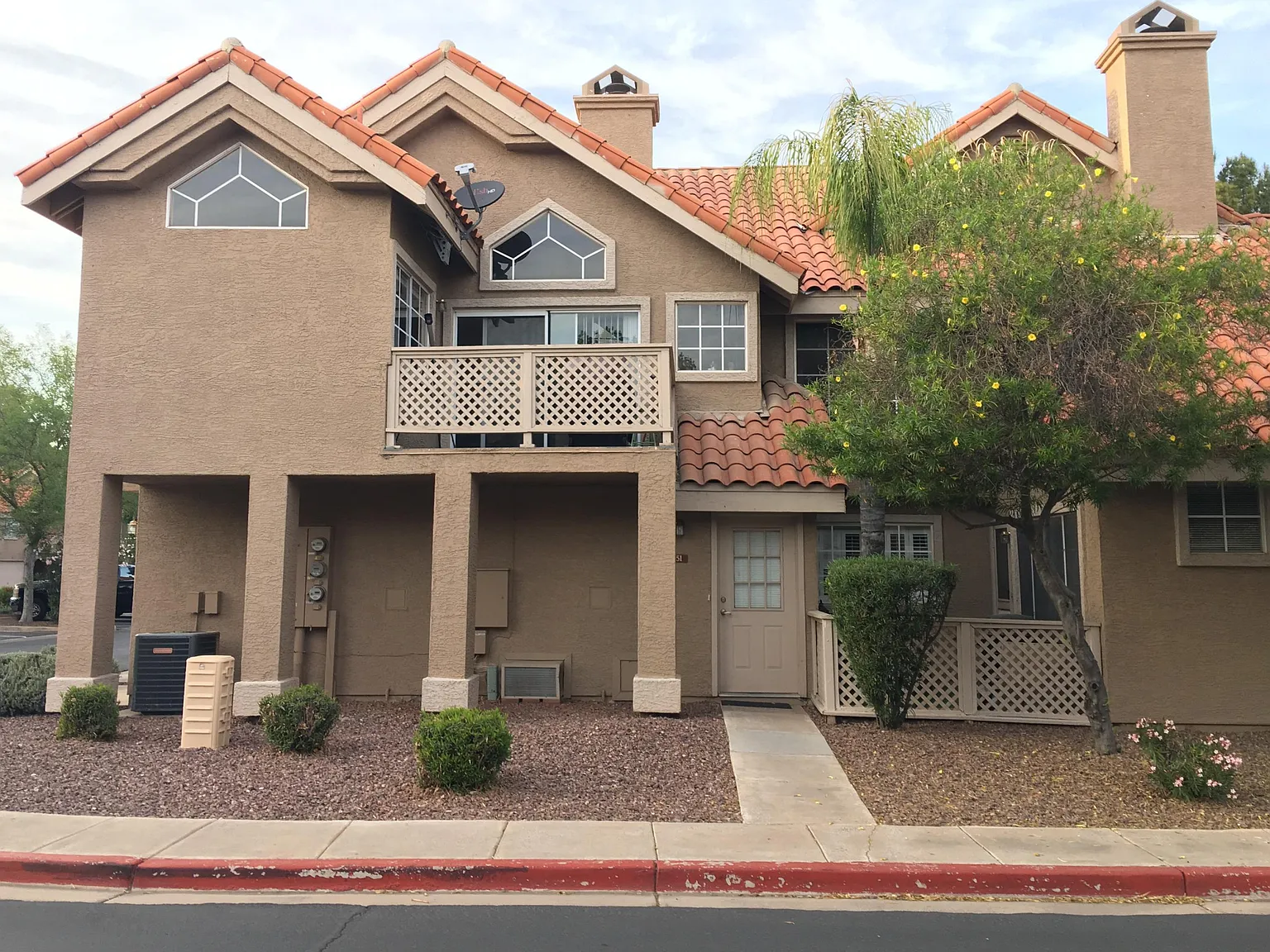 2 bed, 2.0 bath, 890 sqft, $2,350 — Photo 1