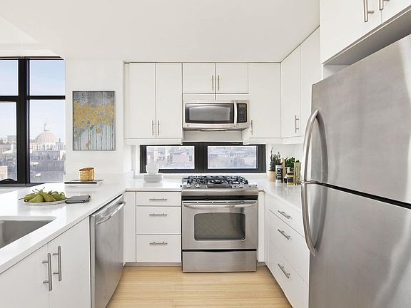 3rd image of 424 Bedford Ave APT 12D