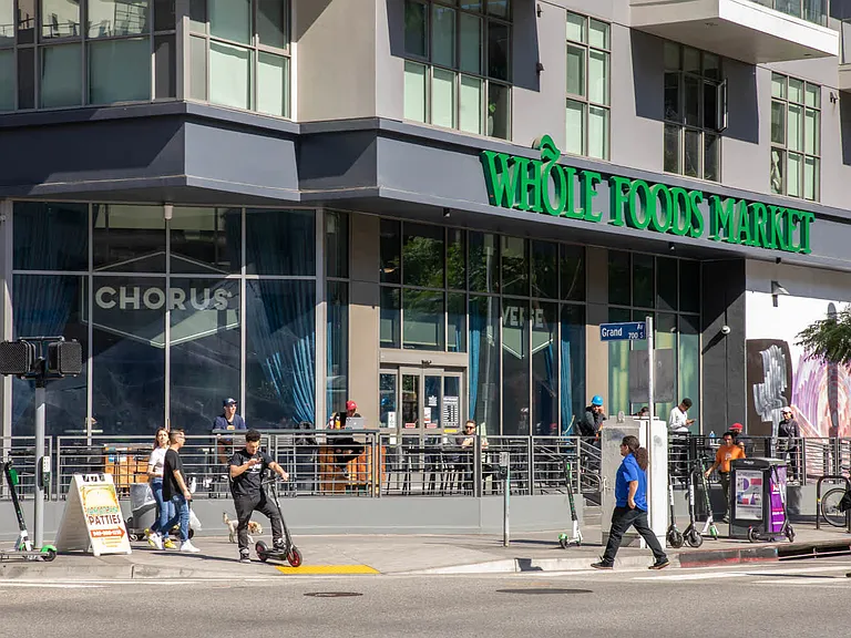 Dining and Shopping on Grand Avenue