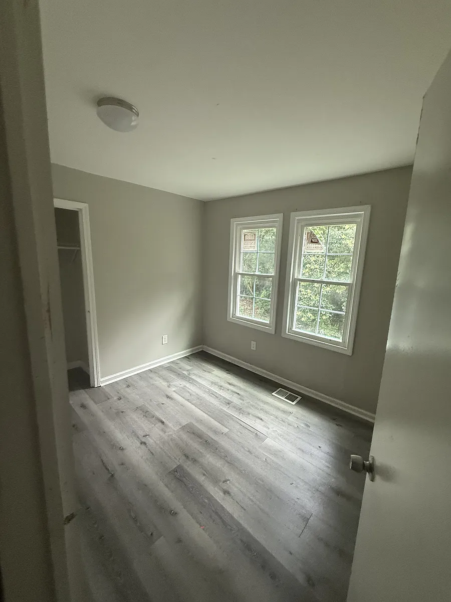 Building Photo - 356 Woolfolk St #B